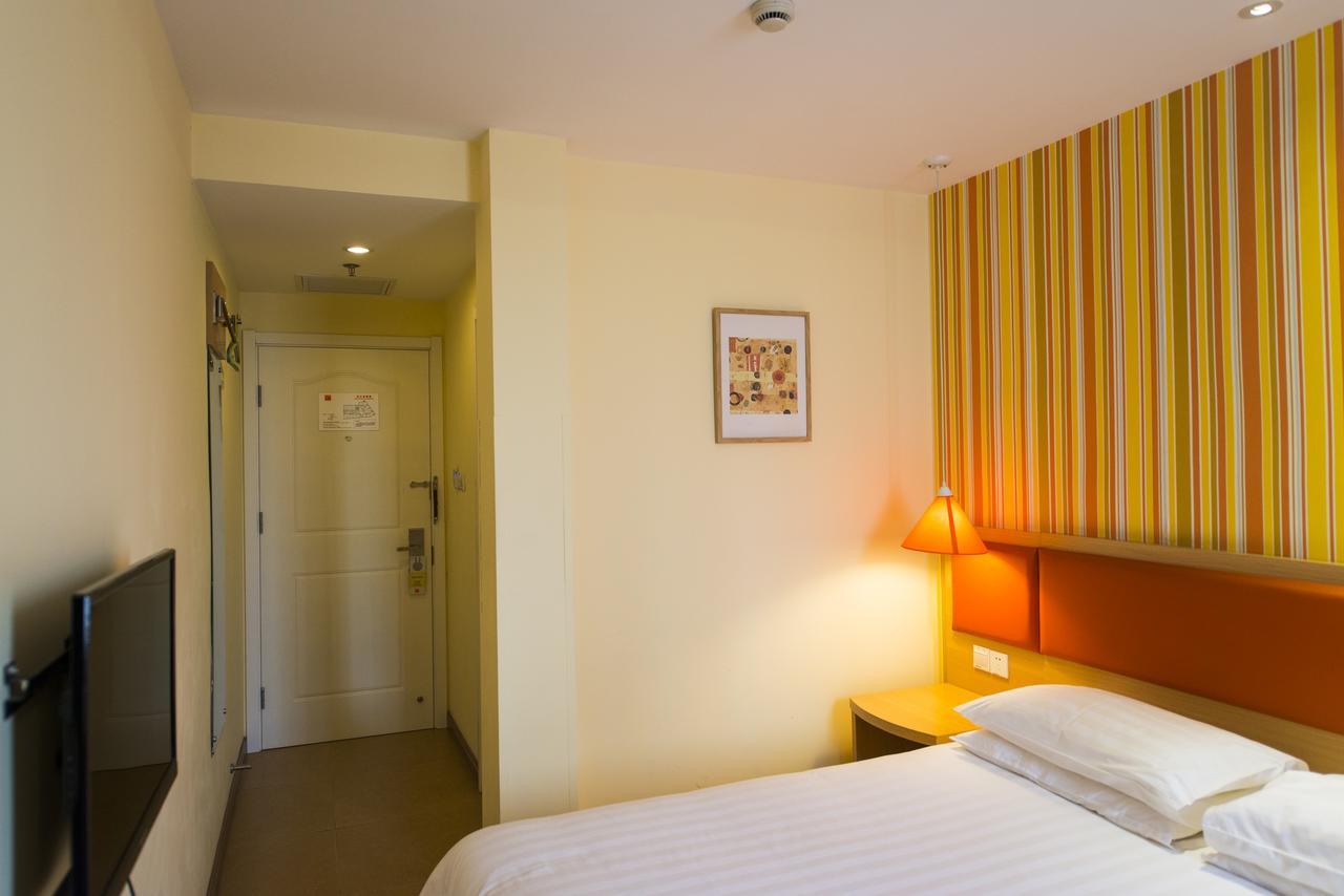 Home Inn Shanghai Century Park Экстерьер фото