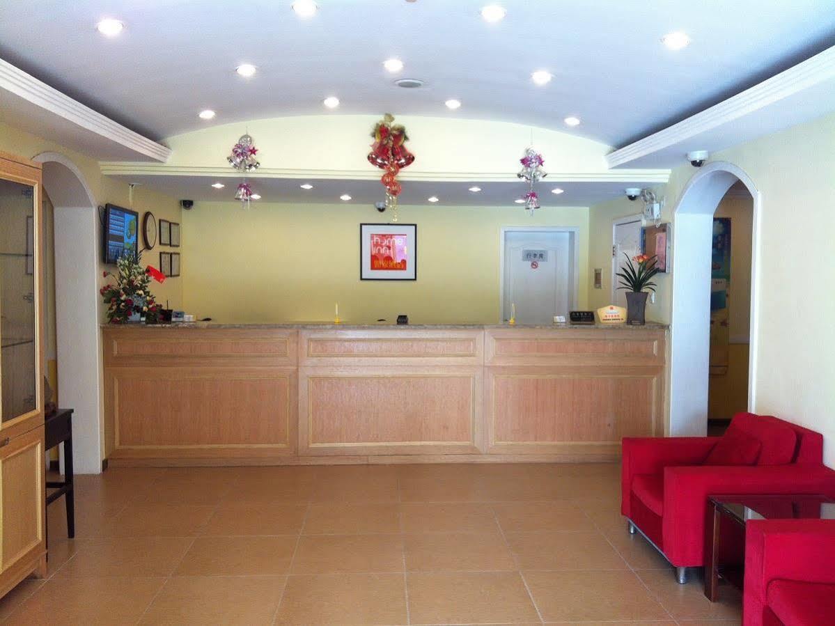 Home Inn Shanghai Century Park Экстерьер фото